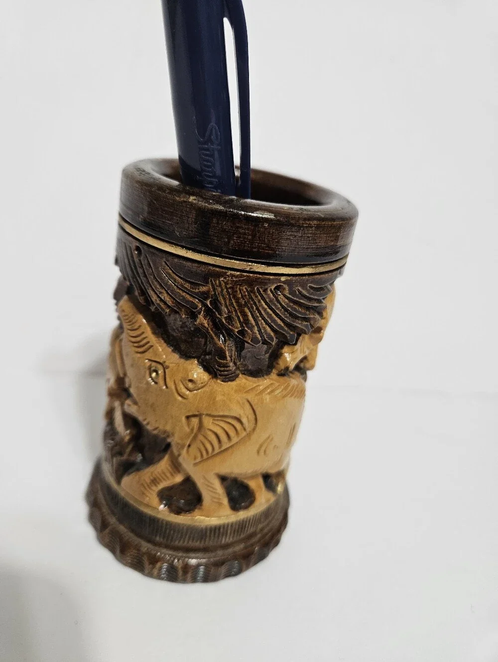 Carved Wood Desktop Pen Holder Cup with Animal Relief Design Great Condition